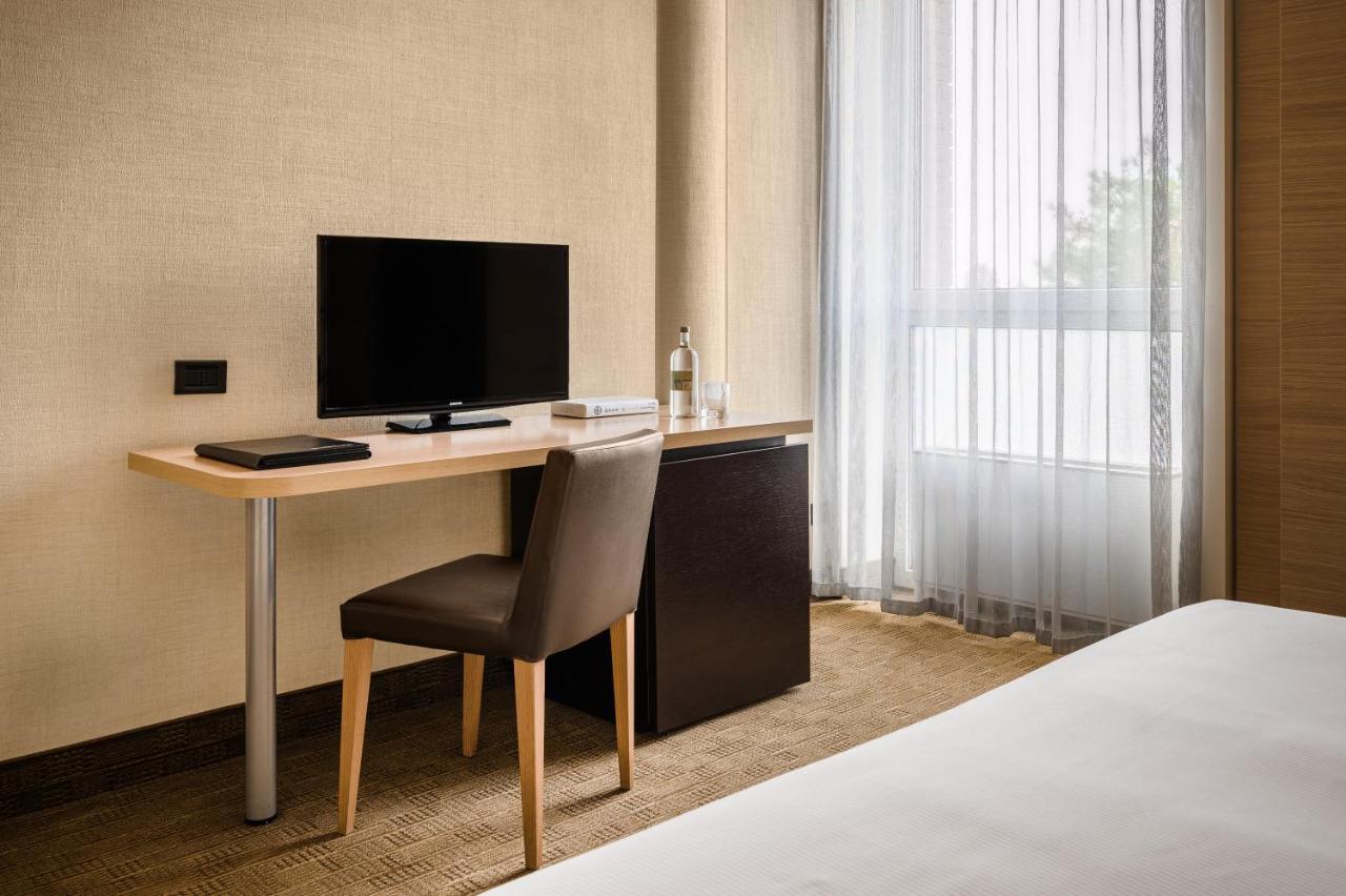 Hotel Cora Carate Brianza Εξωτερικό φωτογραφία
