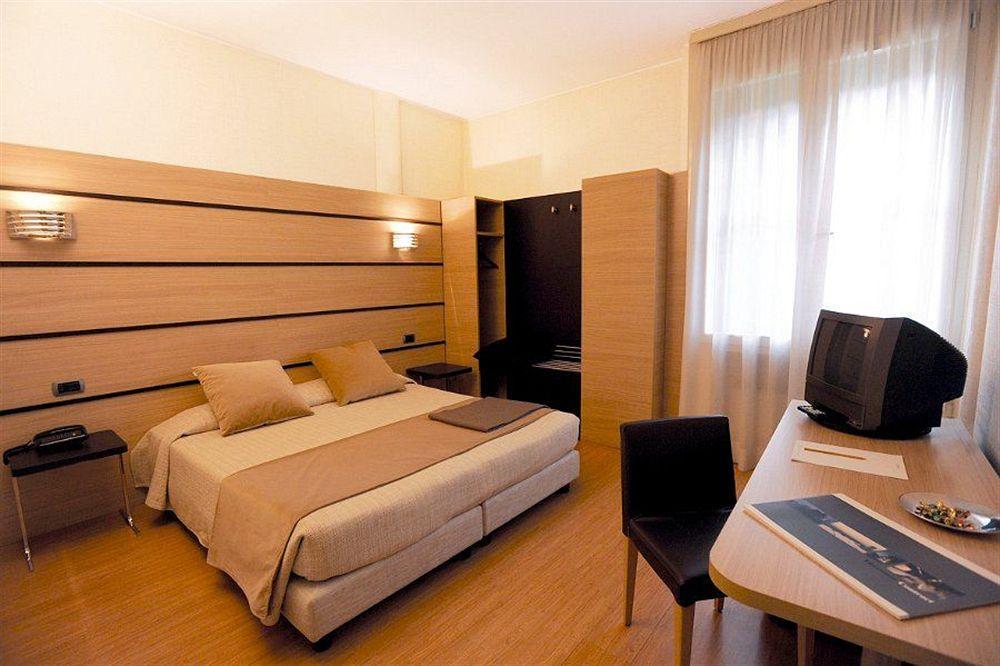 Hotel Cora Carate Brianza Εξωτερικό φωτογραφία