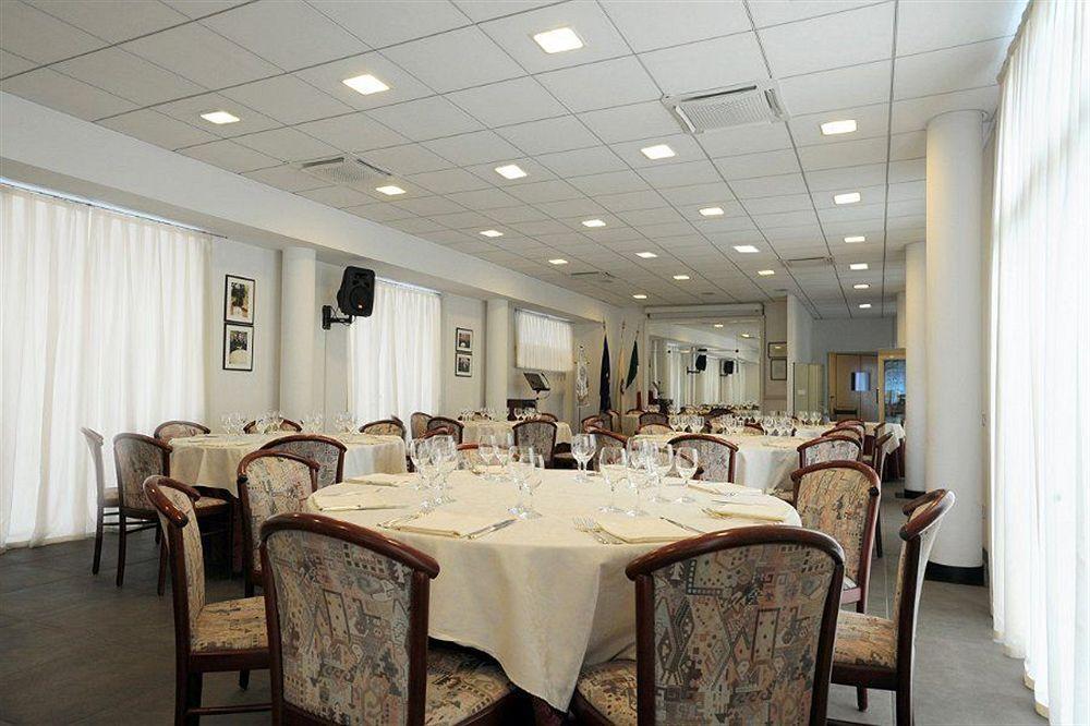 Hotel Cora Carate Brianza Εξωτερικό φωτογραφία