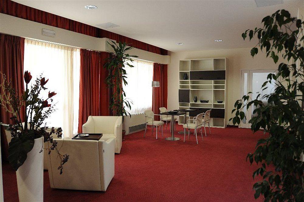 Hotel Cora Carate Brianza Εξωτερικό φωτογραφία