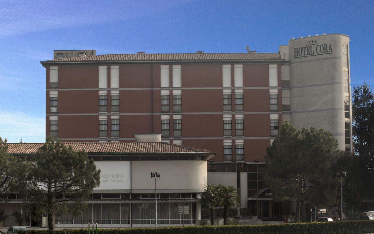 Hotel Cora Carate Brianza Εξωτερικό φωτογραφία