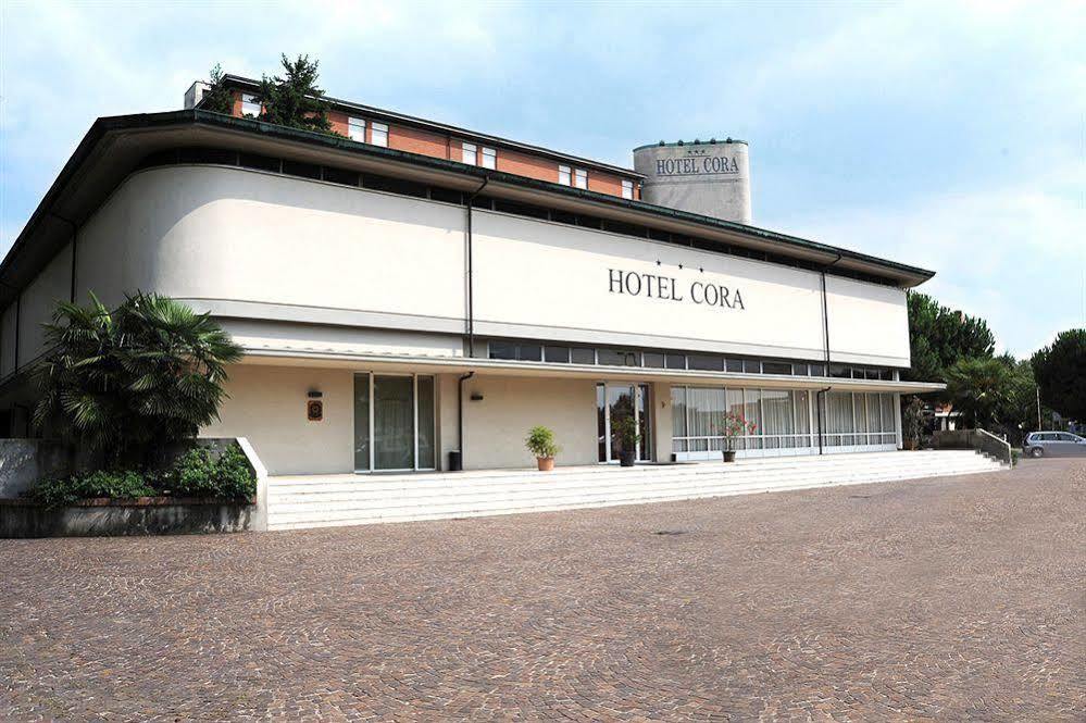 Hotel Cora Carate Brianza Εξωτερικό φωτογραφία
