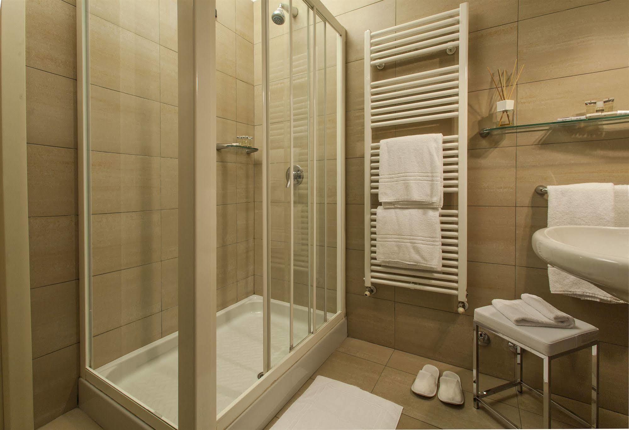 Hotel Cora Carate Brianza Εξωτερικό φωτογραφία