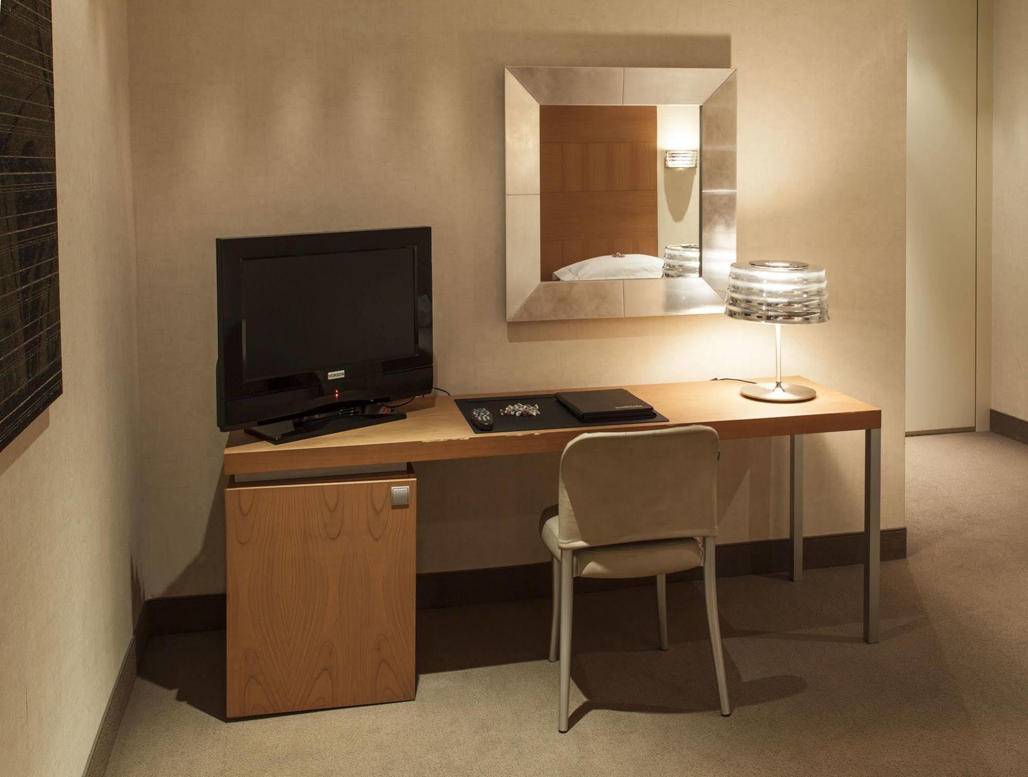 Hotel Cora Carate Brianza Εξωτερικό φωτογραφία
