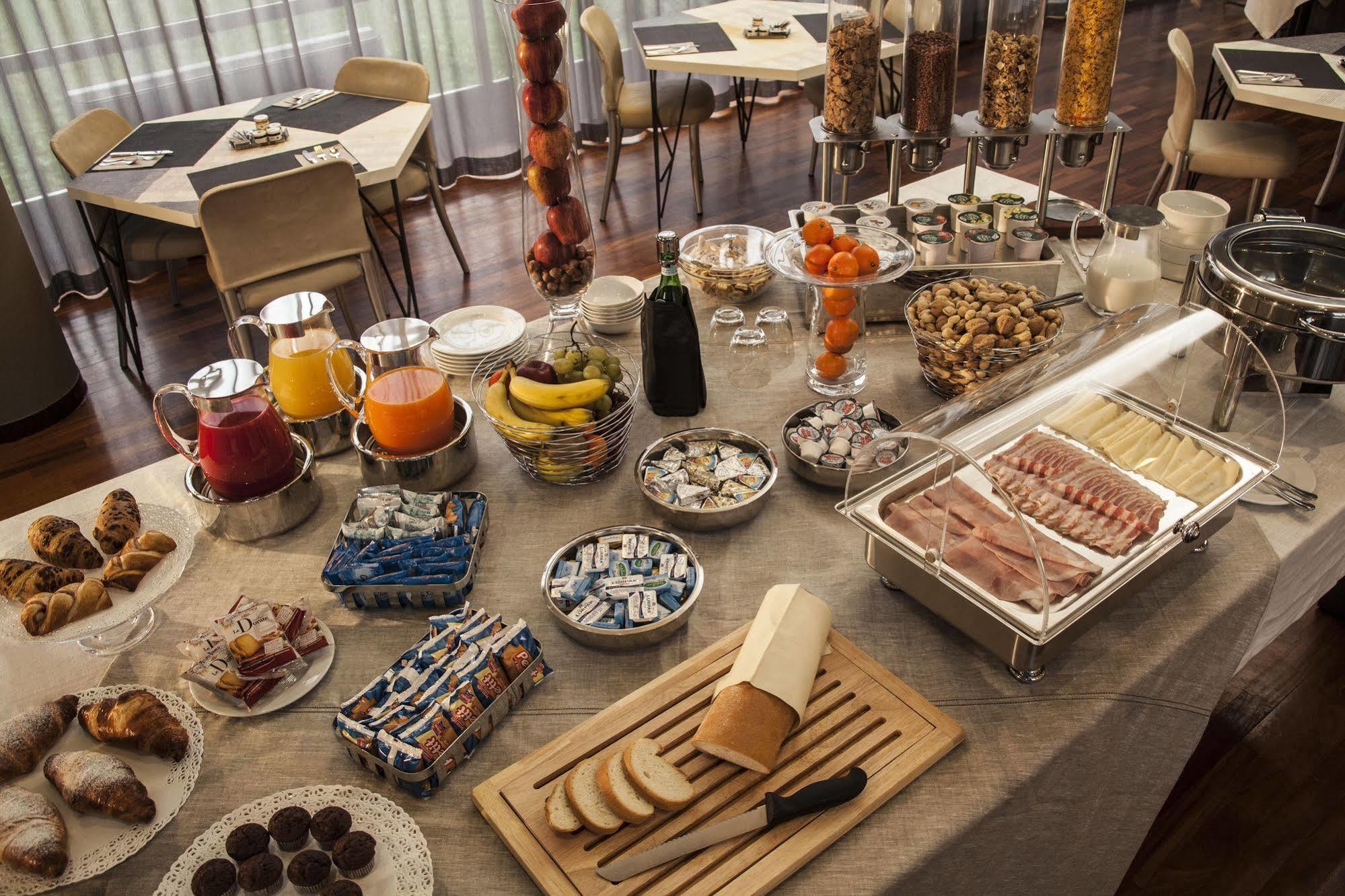 Hotel Cora Carate Brianza Εξωτερικό φωτογραφία