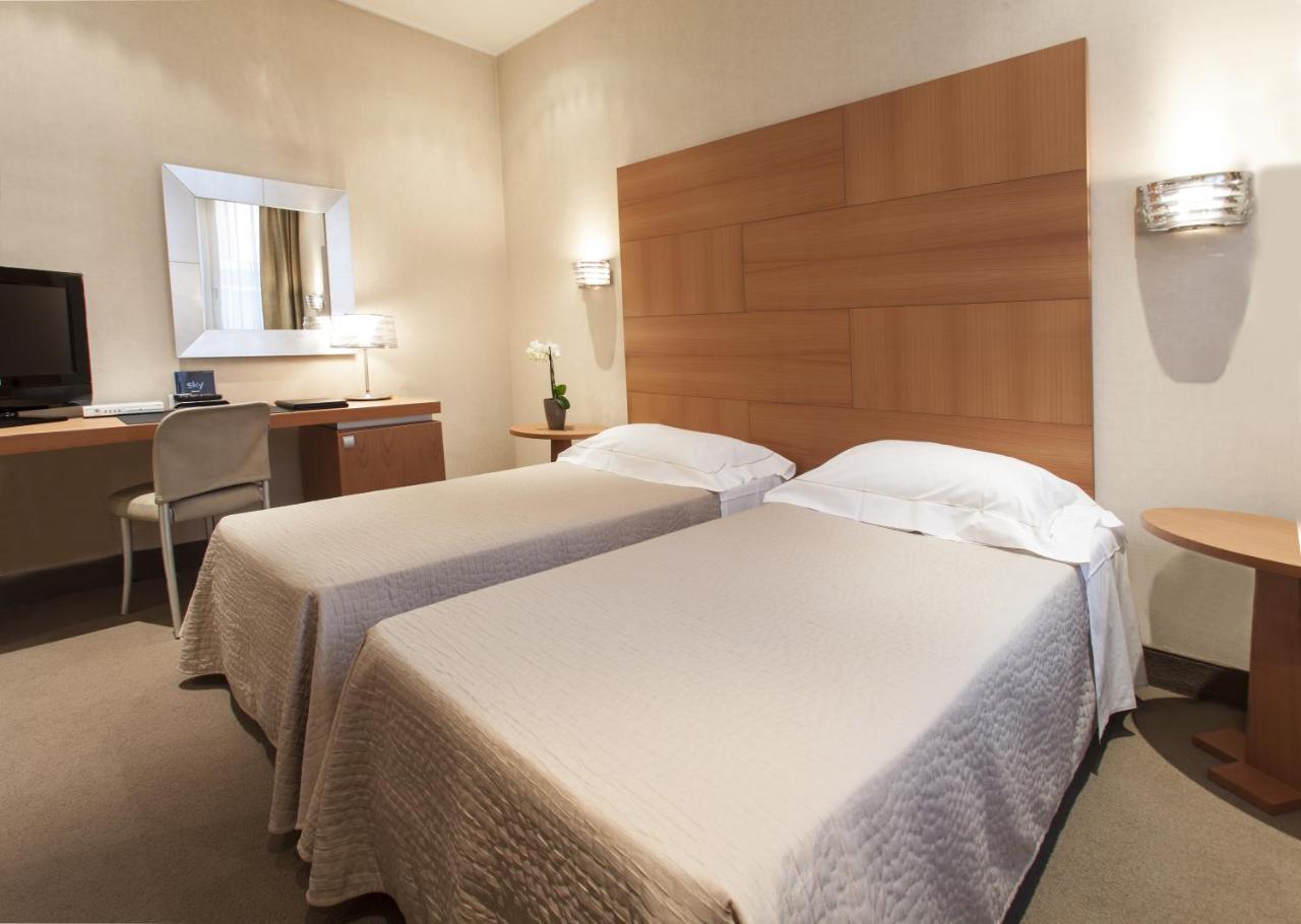 Hotel Cora Carate Brianza Εξωτερικό φωτογραφία