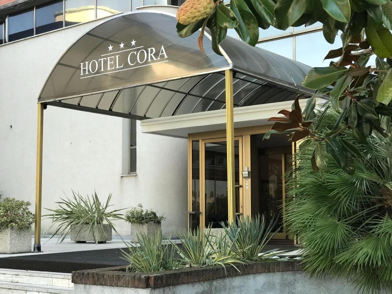 Hotel Cora Carate Brianza Εξωτερικό φωτογραφία