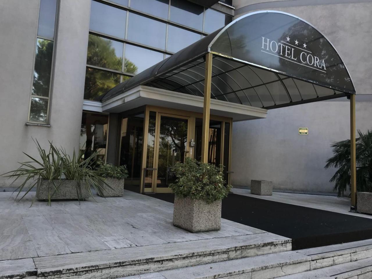 Hotel Cora Carate Brianza Εξωτερικό φωτογραφία