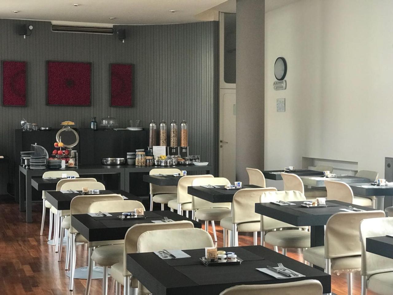 Hotel Cora Carate Brianza Εξωτερικό φωτογραφία