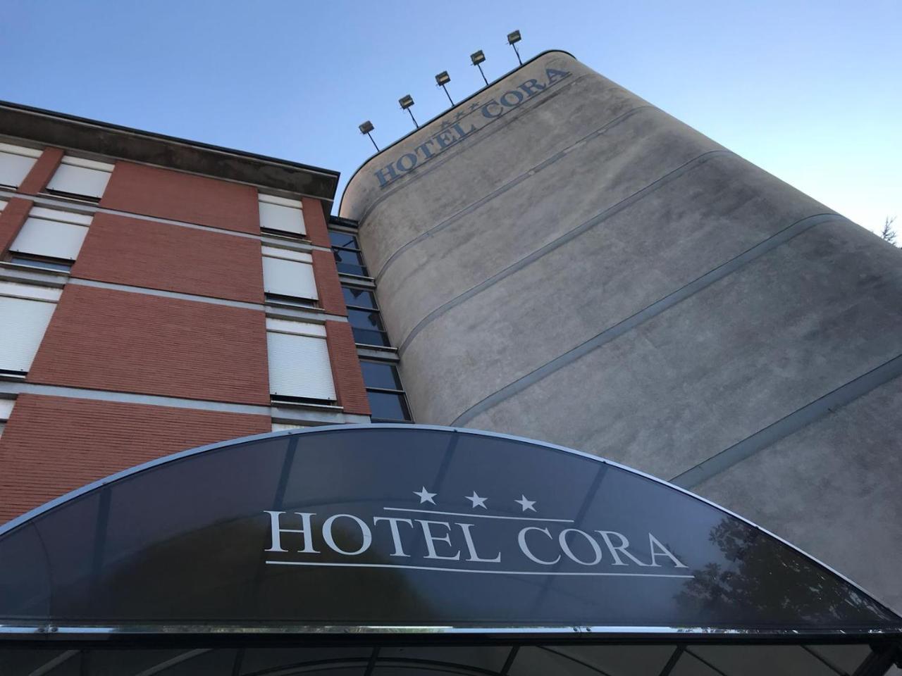 Hotel Cora Carate Brianza Εξωτερικό φωτογραφία