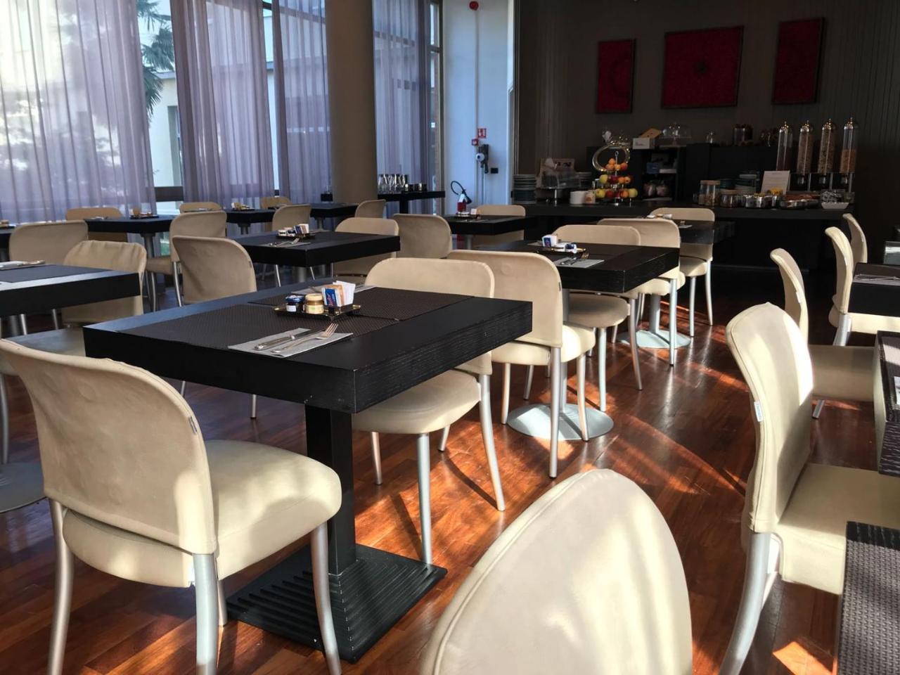 Hotel Cora Carate Brianza Εξωτερικό φωτογραφία
